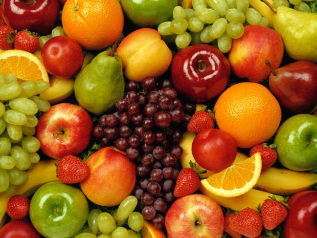 Фрукти та ягоди є одними з найпопулярніших у світі продуктів здорового харчування. Ці солодкі, поживні продукти дуже легко включити у свій раціон, оск