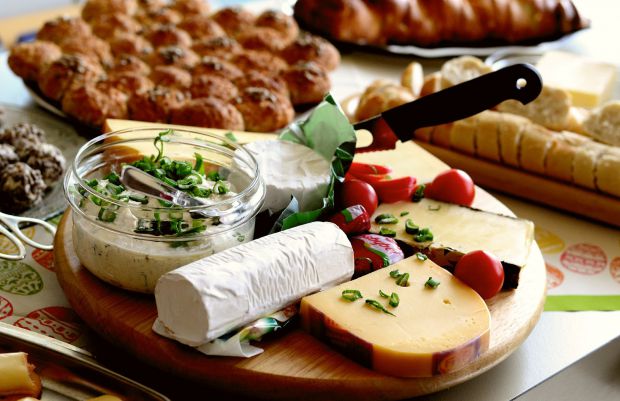 Вчені Католицького італійського університету П’яченці стверджують, що сир твердих сортів Грана Падано допомагає знизити тиск.