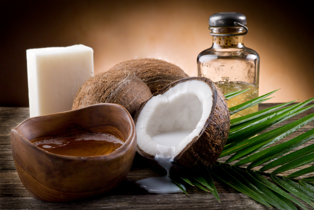 Чи здається, що останнім часом ви багато чуєте про користь кокосової олії? Перш ніж робити запаси, читайте далі, щоб дізнатися про факти та міфи про к