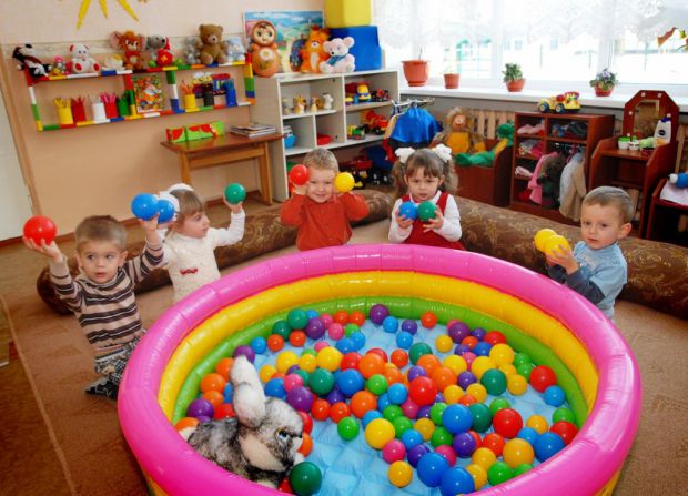 Вчені з'ясували, що улюблені дітьми сухі басейни з кульками можуть становити серйозну небезпеку для життя і здоров'я малюків. Вся річ у тім, що такі б