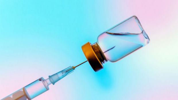 Європейська комісія зареєструвала першу вакцину проти коронавірусу для дітей та підлітків віком від 12 років. Наскільки безпечною є вакцина? Яким дітя