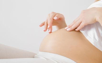 Тепер, коли ви вагітні, ваше тіло зазнає ряд змін, включаючи вашу шкіру. Ви можете помітити такі зміни, як раптові зморшки на обличчі або рожеві черво