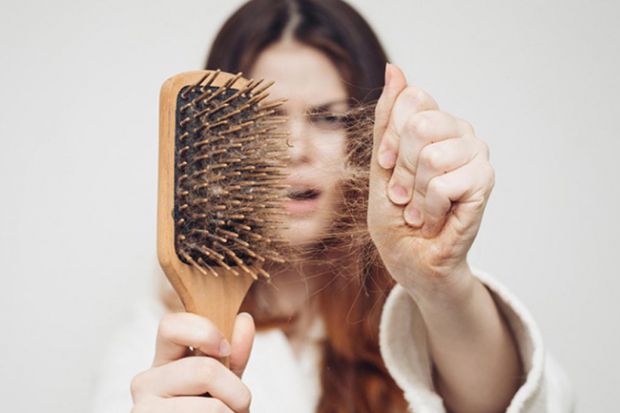 Випадіння волосся - одна з найпоширеніших проблем у жінок (і чоловіків теж). Причини випадіння волосся найчастіше йдуть зсередини. Постійне випадіння 