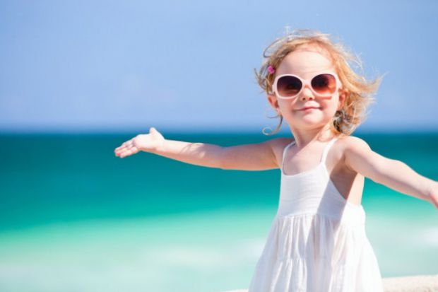 Чи потрібні сонцезахисні окуляри дітям? В якому випадку ультрафіолет є причиною опіку, підвищеної травматичності органів зору? Про це читайте далі.