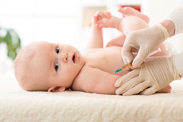 Метод, за допомогою якого народилася дитина, пов’язаний з тим, як її імунна система відреагує на дві ключові дитячі вакцини, показує дослідження.