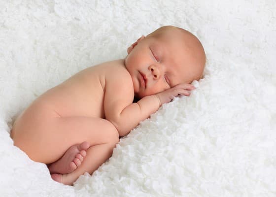 Діти, народжені на терміні вагітності менше 37 тижнів, є недоношеними. За статистикою, приблизно 10 відсотків немовлят і 50 відсотків близнюків є пере