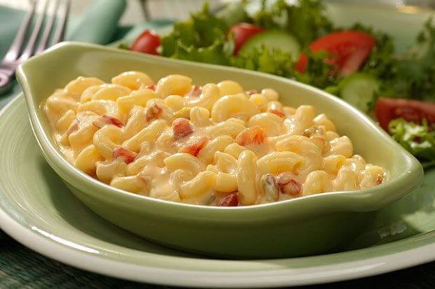 Американські макарони з сирним соусом - це класична страва американської кухні. Вони популярні на всій території США, особливо серед людей, які люблят