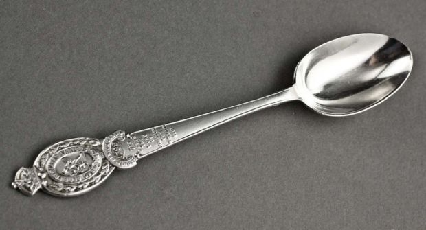 silver_duke_of_cambridge_own_middlesex_regiment_spoon_-_die_hards_regimental_silver_spoon.jpg (31.99 Kb)