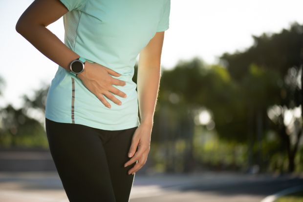 Якщо болить в боку, коли бігаєте: причини і поради Коли ви бігаєте або займаєтеся іншим видом спорту, іноді може виникнути різкий біль у боці. Він особливо поширений при фізичних навантаженнях, які пер