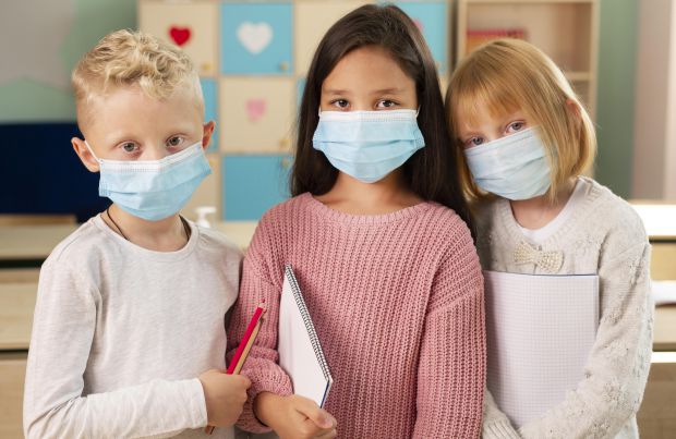 4 поради для зміцнення імунітету у дітей Осінь і зима по-своєму прекрасні, але ось багато батьків не так райдужно ставляться до цих пір року, адже з приходом холодів діти починають часто хвор