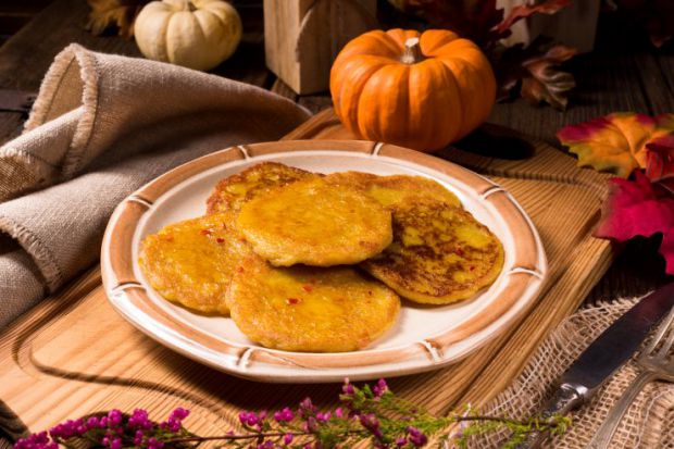 ֳ        ,        .