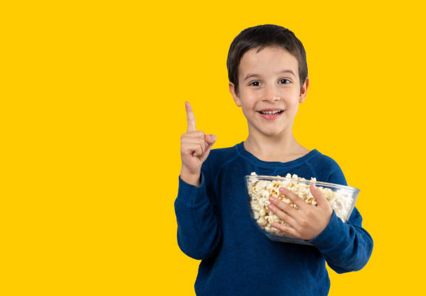 Продукти, які не підходять для вечері дитини Вечеря для дитини – це завдання, яке здається простим, але варто враховувати, що незнання може призвести до того, що ваша дитина споживатиме продукти,