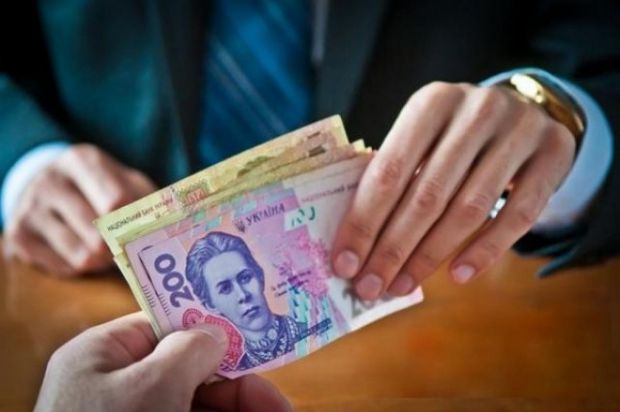 Чи повинні батьки школярів здавати кошти на школу і коли потрібно звертатися в поліцію? Наскільки законні такі