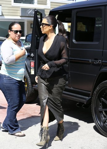 c776bcdf31825176172eb9d8ddd928_13_kim_kardashian.jpg (43.25 Kb)