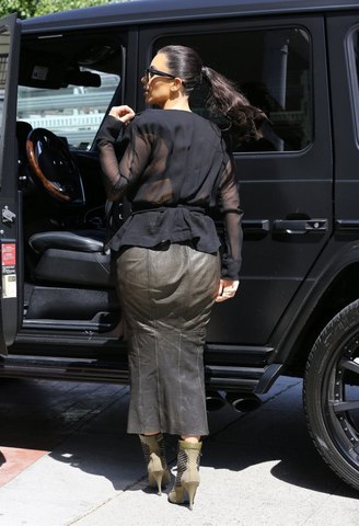 dd7a5a8dfcd6be744e76ba84e6954dab_09_kim_kardashian.jpg (36.05 Kb)